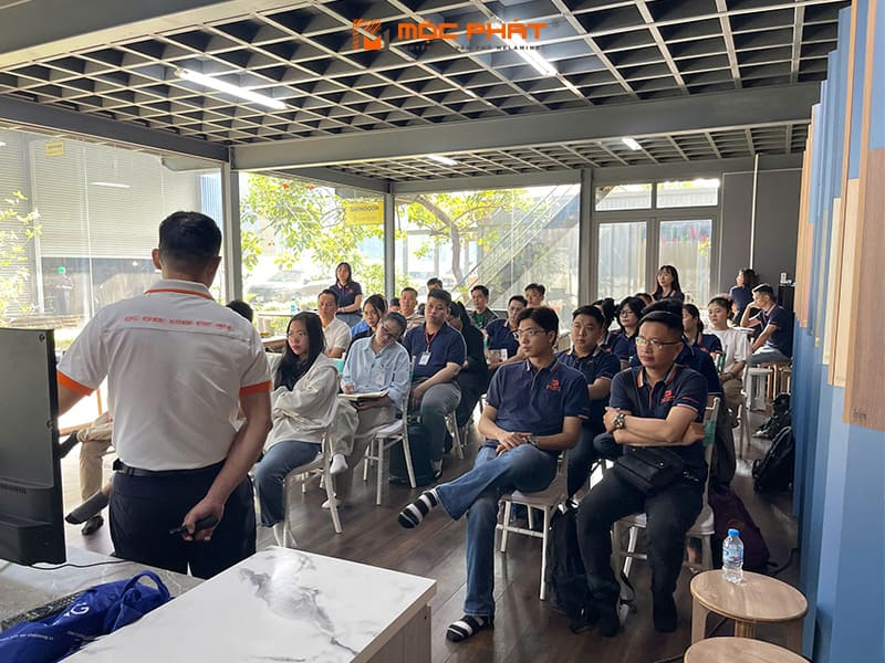 Đ&agrave;o tạo v&aacute;n gỗ c&ocirc;ng nghiệp Mộc Ph&aacute;t